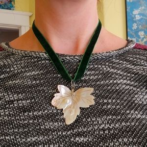Mother of Pearl Leaf Pendant Velvet Choker